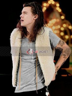 Los Angeles English Singer Harry Styles Off White Vest