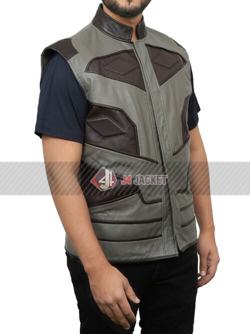 Cristóbal Rios Star Trek Picard Santiago Cabrera Grey Vest